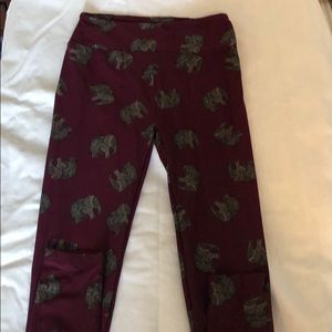 LuLaRoe-OS - Never been worn - Maroon w/elephants